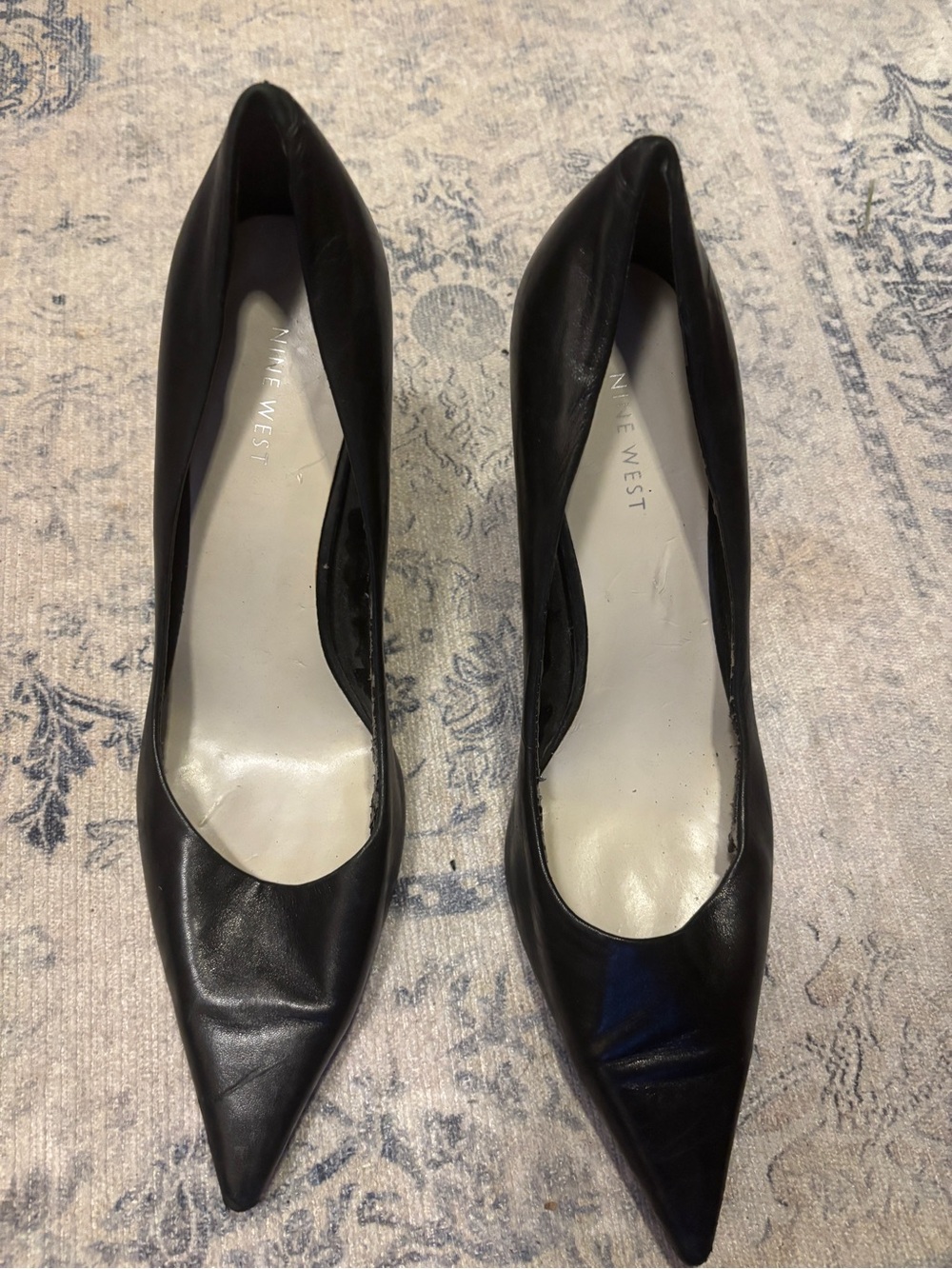 Nine West Black Pointed Toe Leather Pumps - Sleek Women's Heels